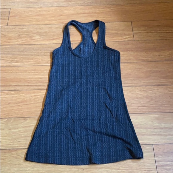 Lululemon tank top size 2 - Picture 1 of 4